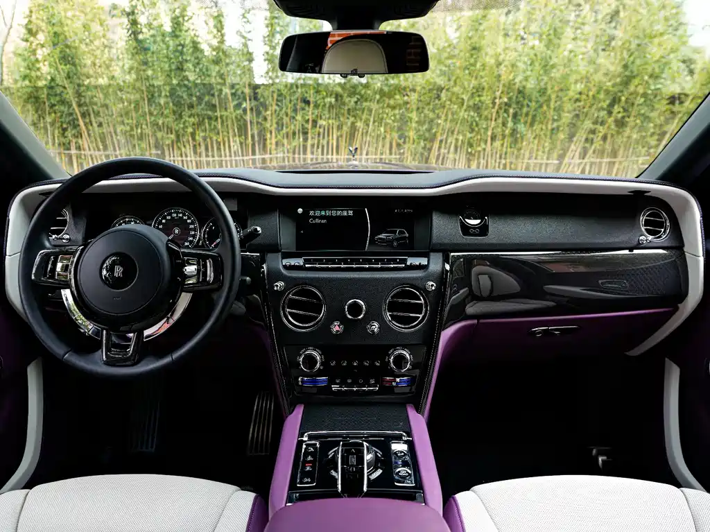 Rolls-Royce Cullinan — миниатюра 15