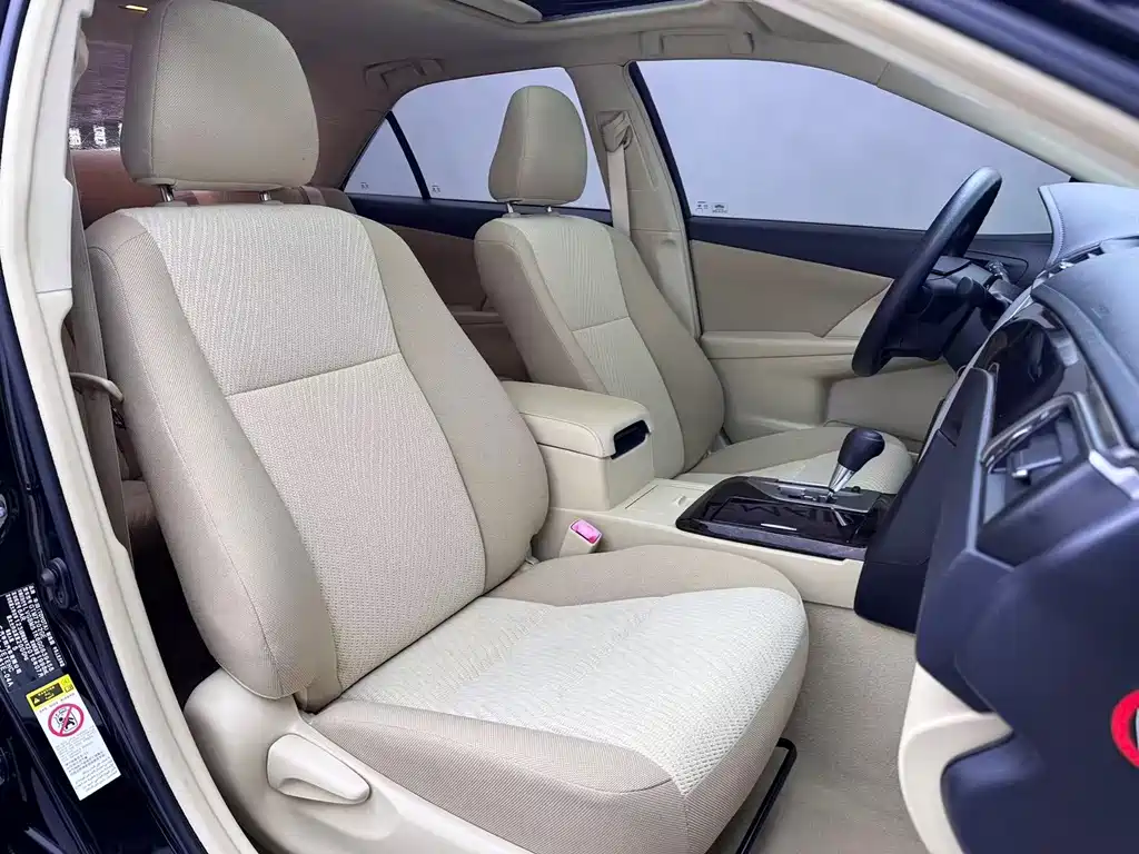 Toyota Camry — миниатюра 14