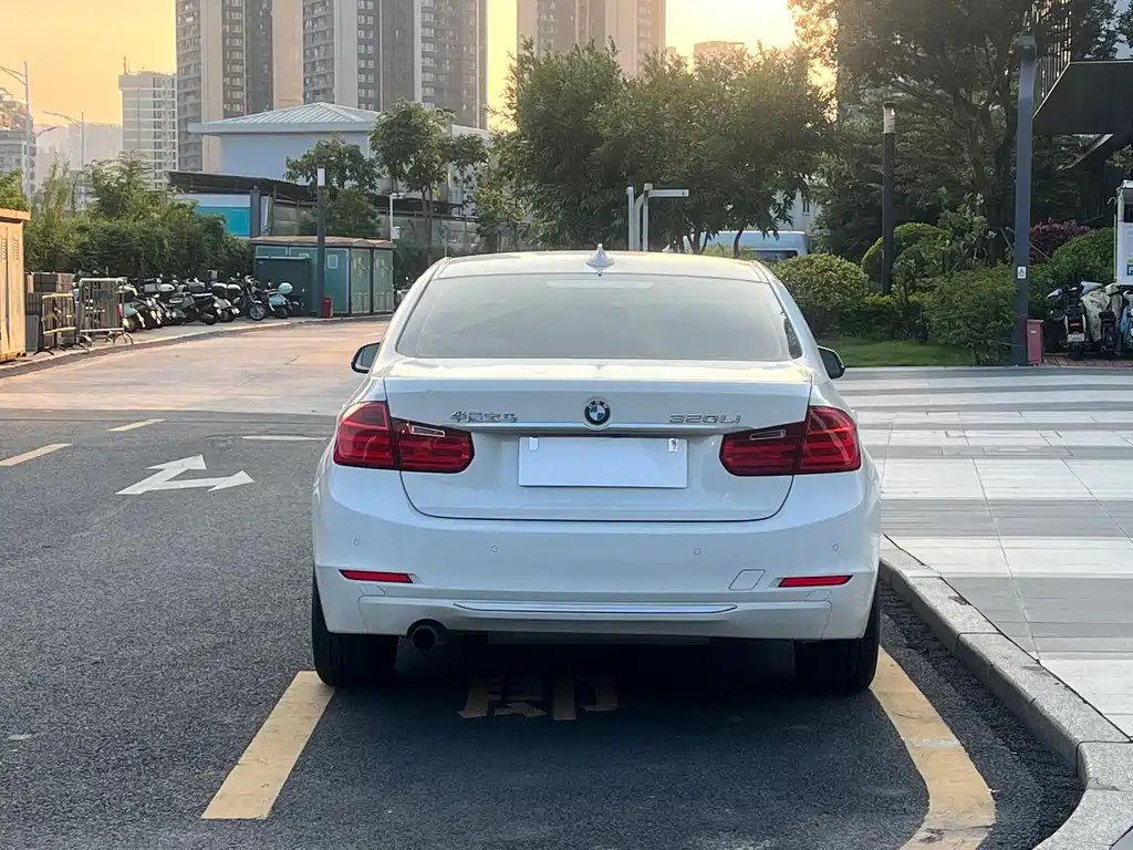 BMW 3 Series — миниатюра 8