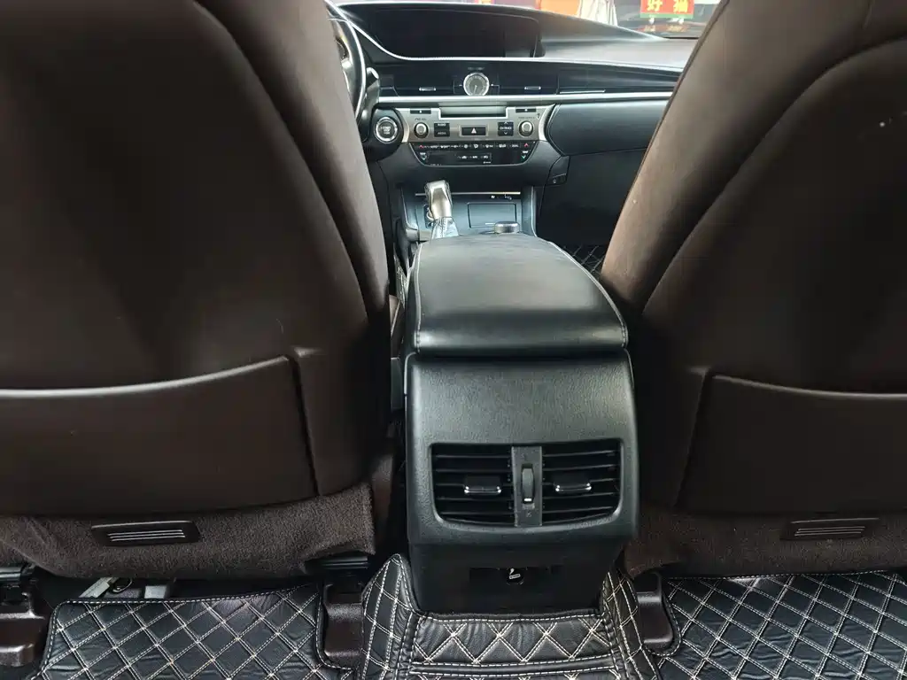 Lexus ES — миниатюра 14
