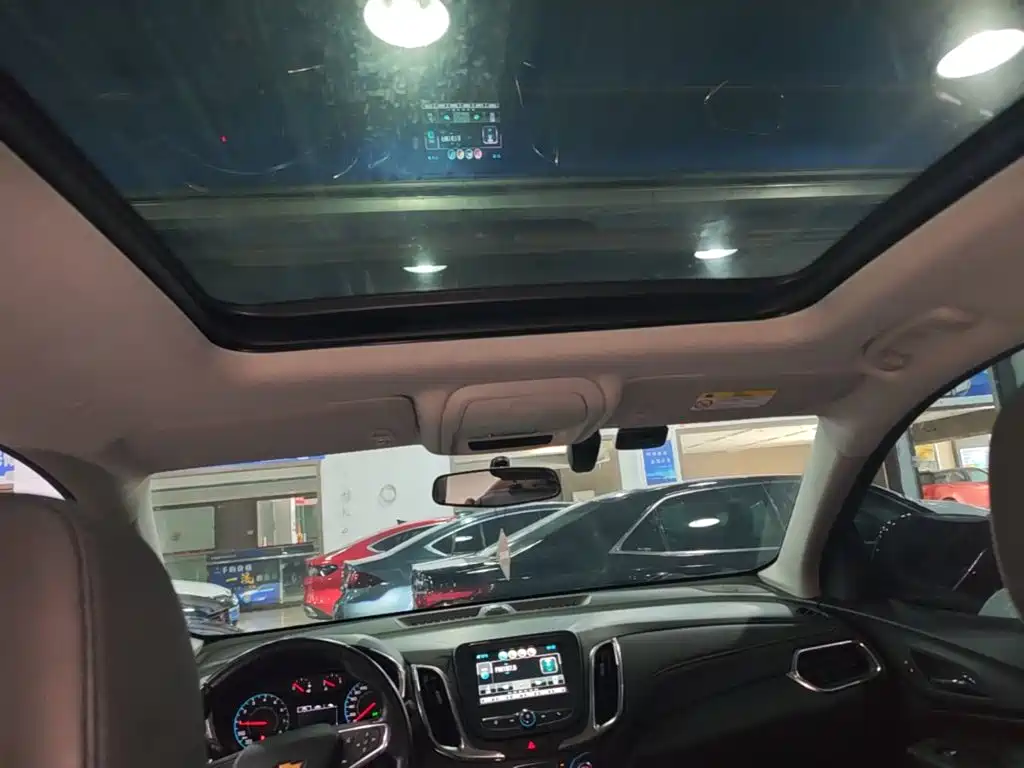 Chevrolet Equinox — миниатюра 18