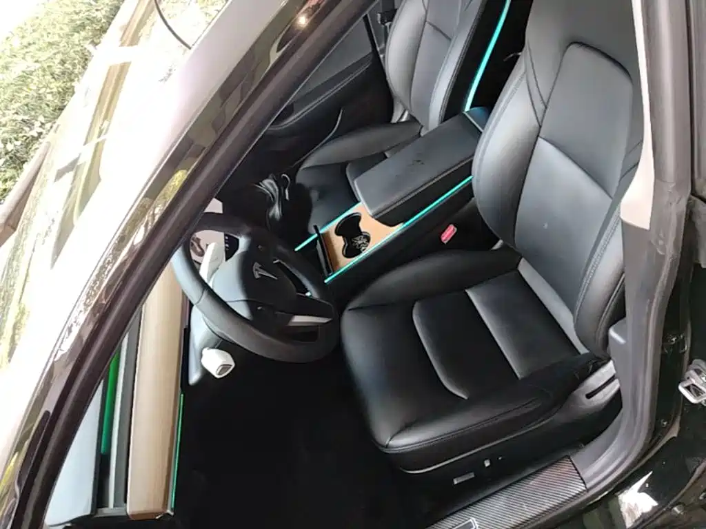 Tesla Model 3 — миниатюра 15
