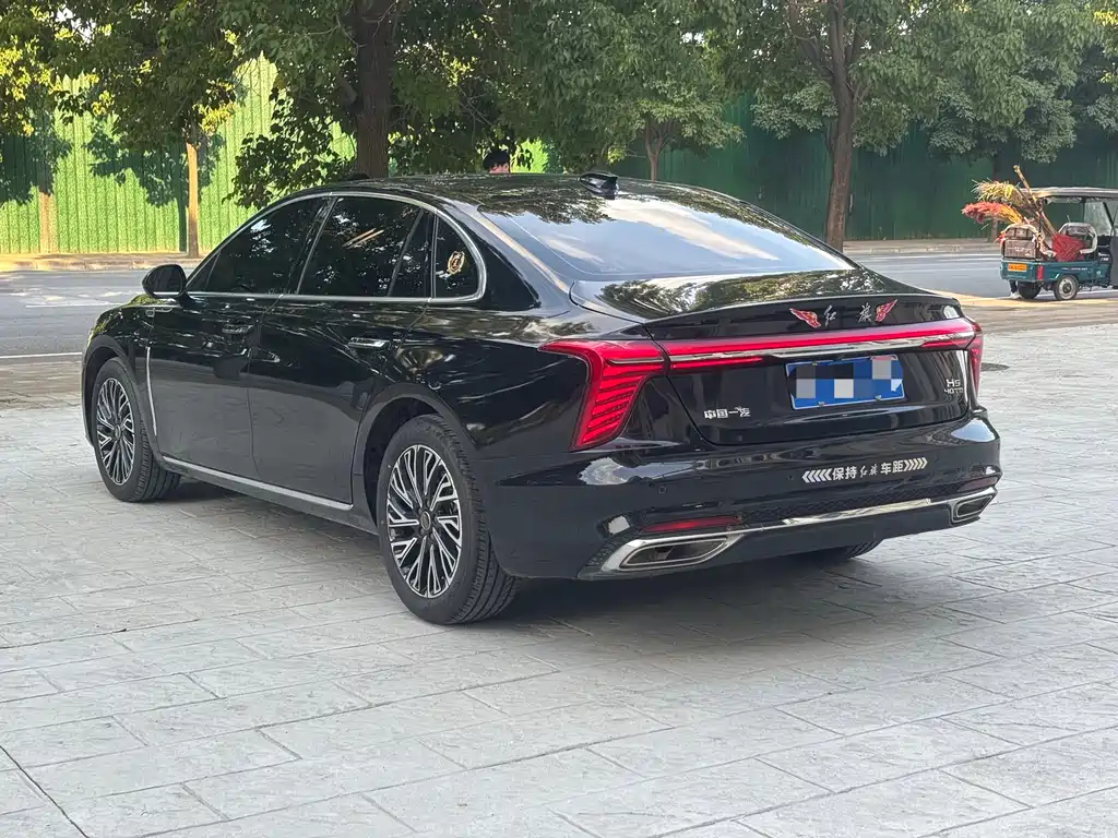 Hongqi H5 2025 2.0T AT