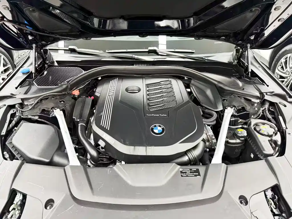 BMW 7 Series — миниатюра 33