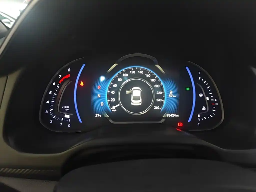 Hyundai Elantra — миниатюра 12