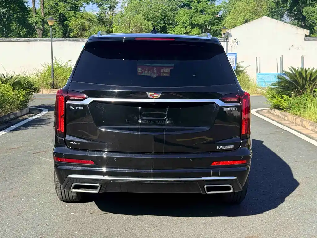 Cadillac XT6 2021 28T мест