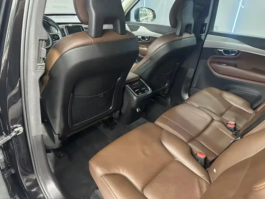 Volvo XC90 2020 T5 Luxury 7 мест