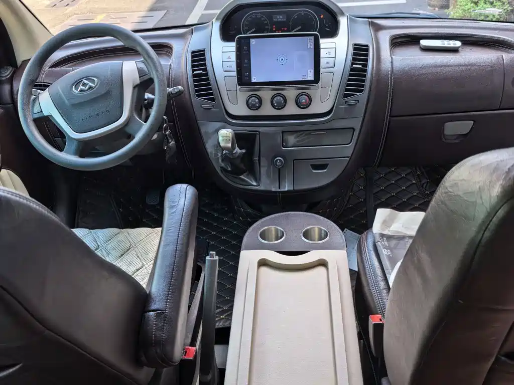 MAXUS V80 — миниатюра 16