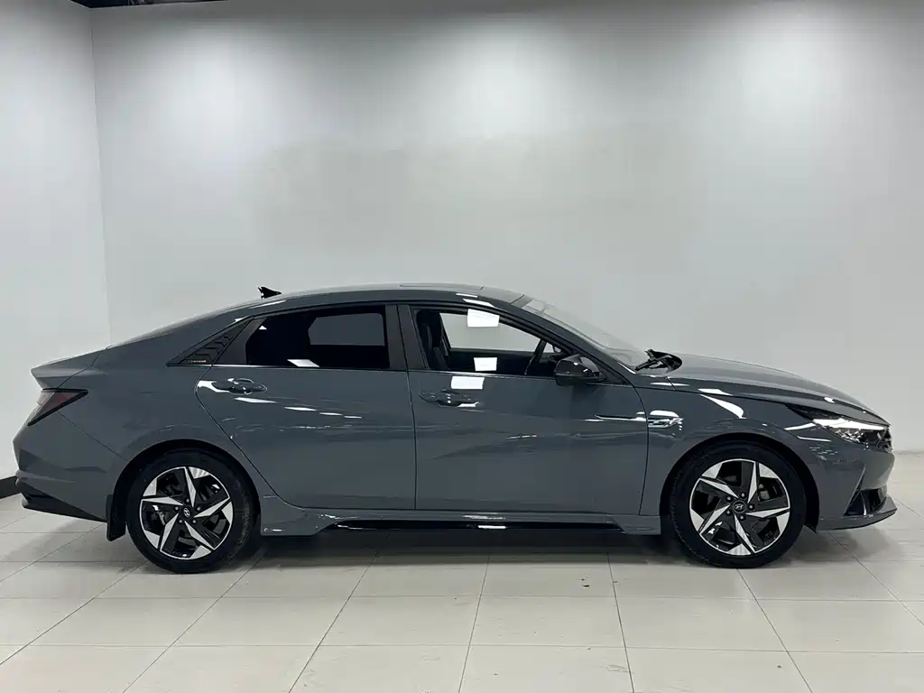 Hyundai Elantra — миниатюра 4