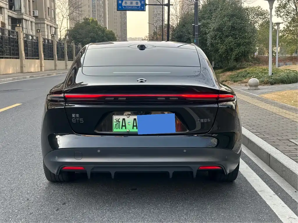 NIO NIO ET5