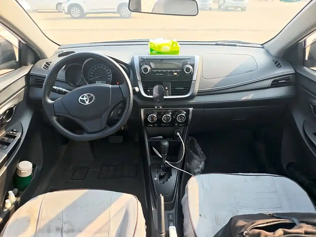Toyota Yaris L — миниатюра 10