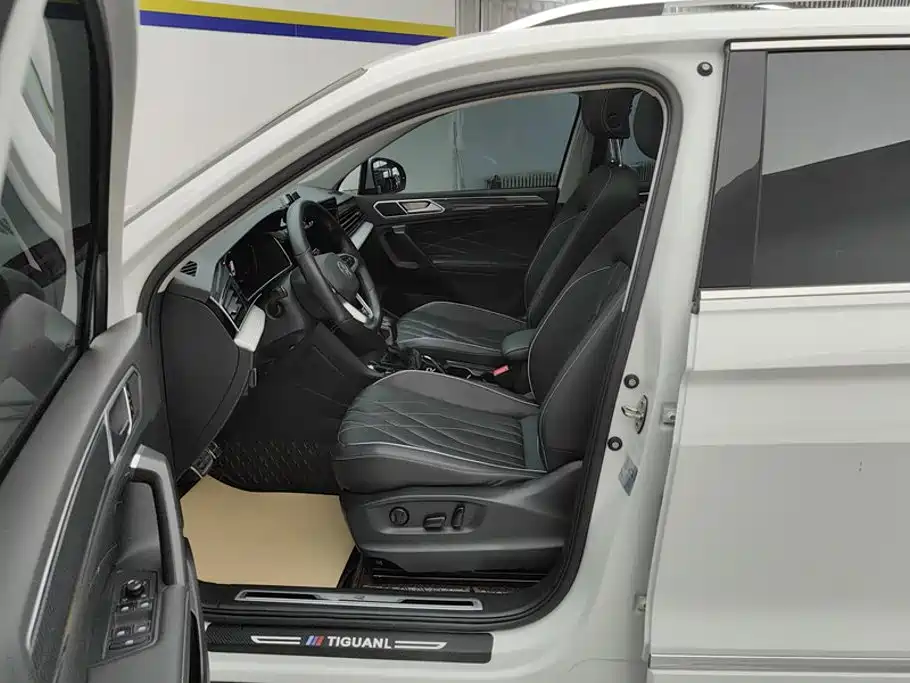Volkswagen Tiguan L — миниатюра 9