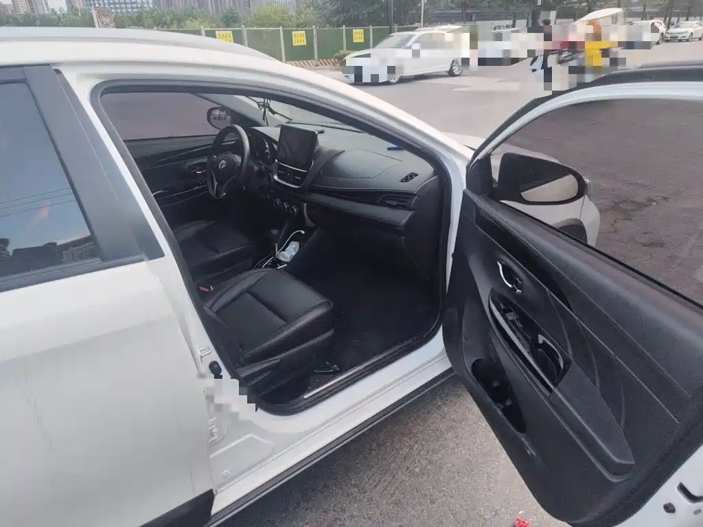 Toyota Yaris L — миниатюра 19