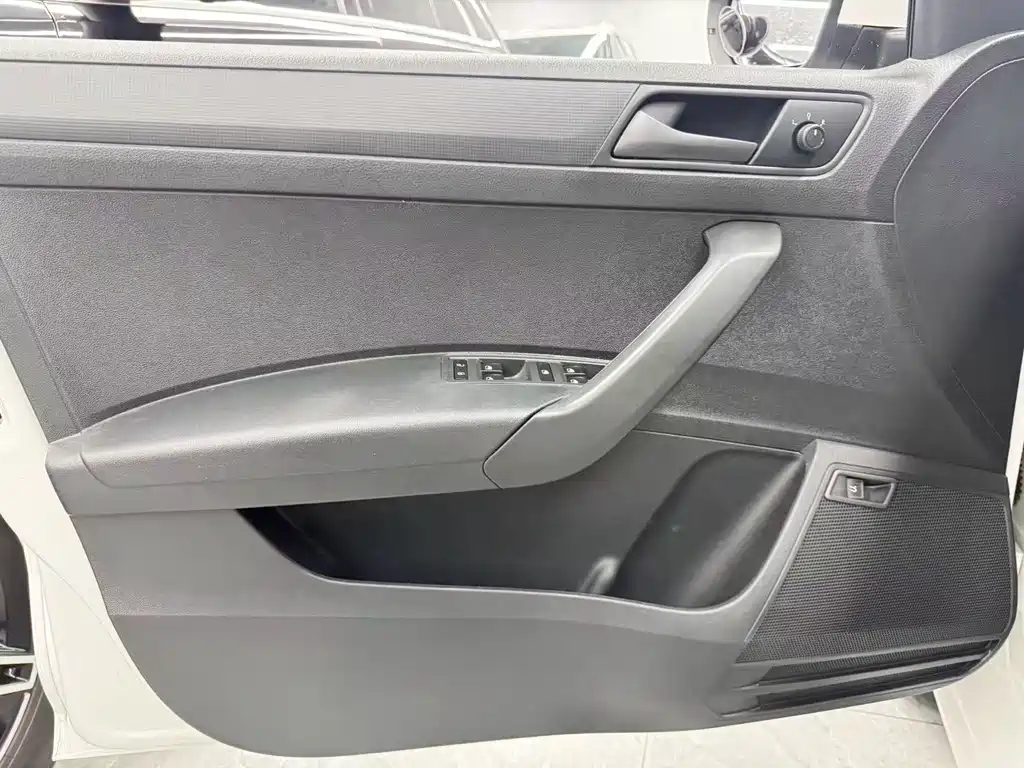 Volkswagen Santana — миниатюра 12