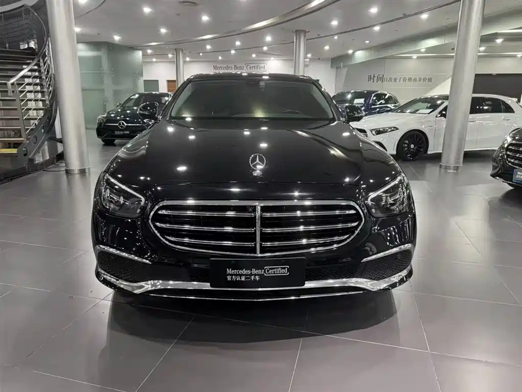Mercedes-Benz E-Class — миниатюра 8
