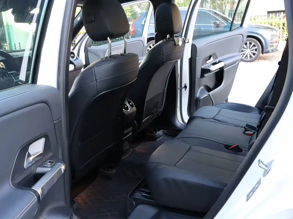 Mercedes-Benz GLB — миниатюра 7