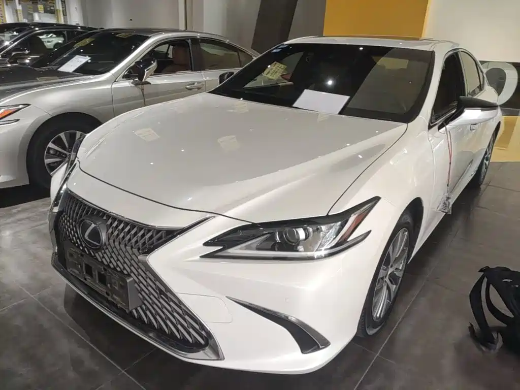 Lexus ES — миниатюра 2