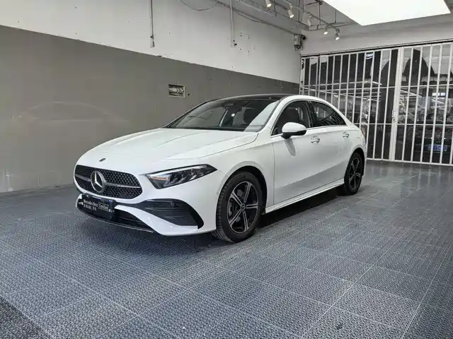 MERCEDES-BENZ A CLASS 2025