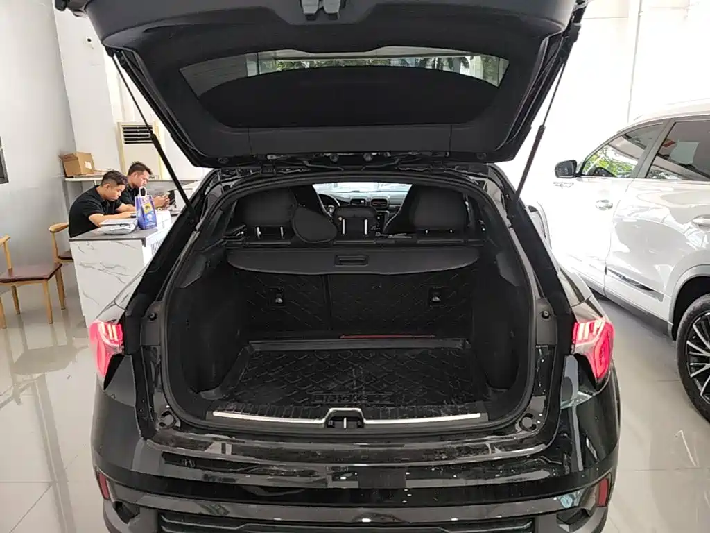 Lynk & Co 02 Hatchback — миниатюра 19