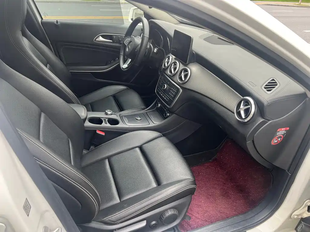 Mercedes-Benz GLA — миниатюра 12