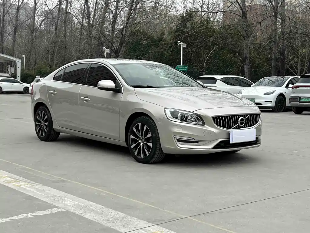 VOLVO S60