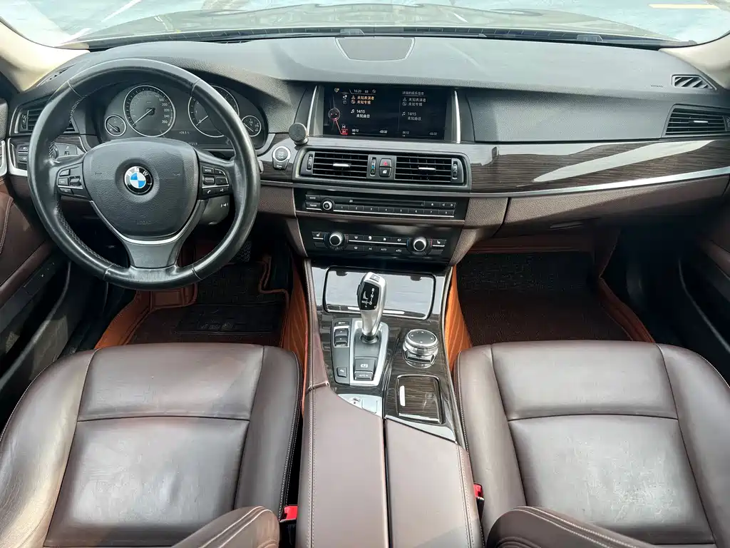 BMW 5 Series — миниатюра 7