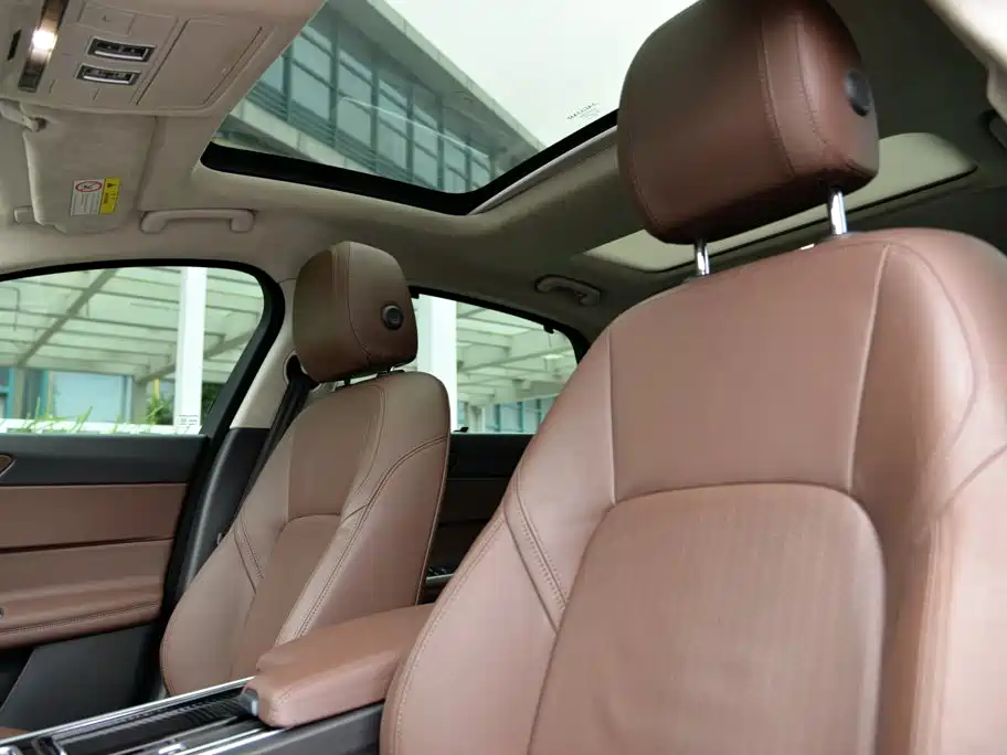 Jaguar XFL — миниатюра 8