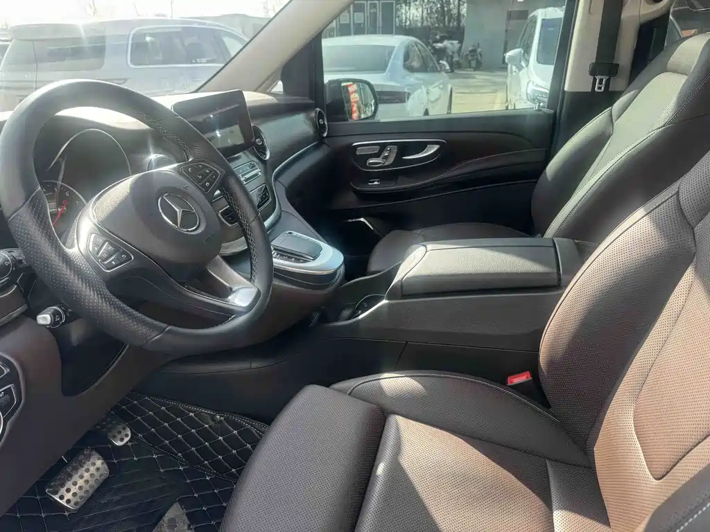 MERCEDES-BENZ V CLASS