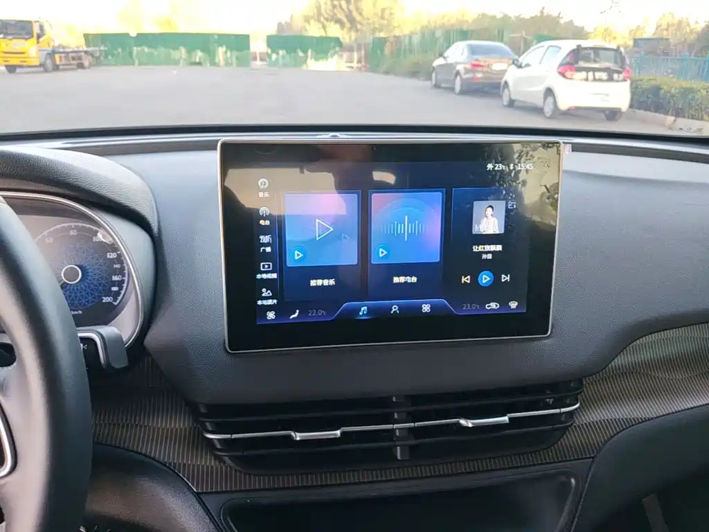 Hongqi Hongqi E-QM5 — миниатюра 13