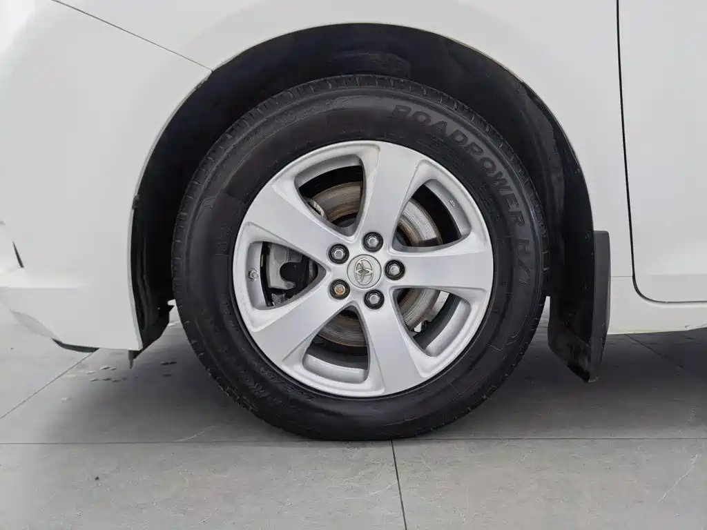Toyota Sienna — миниатюра 12
