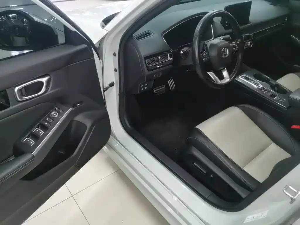 Honda Civic — миниатюра 16
