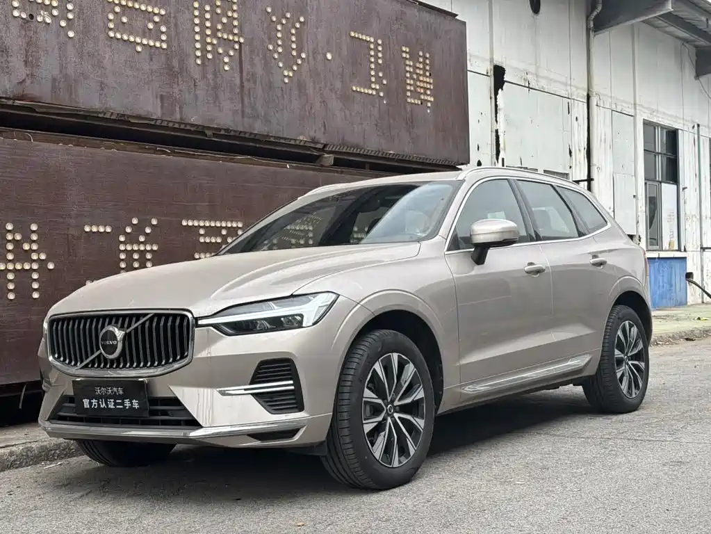 Volvo XC60 2025