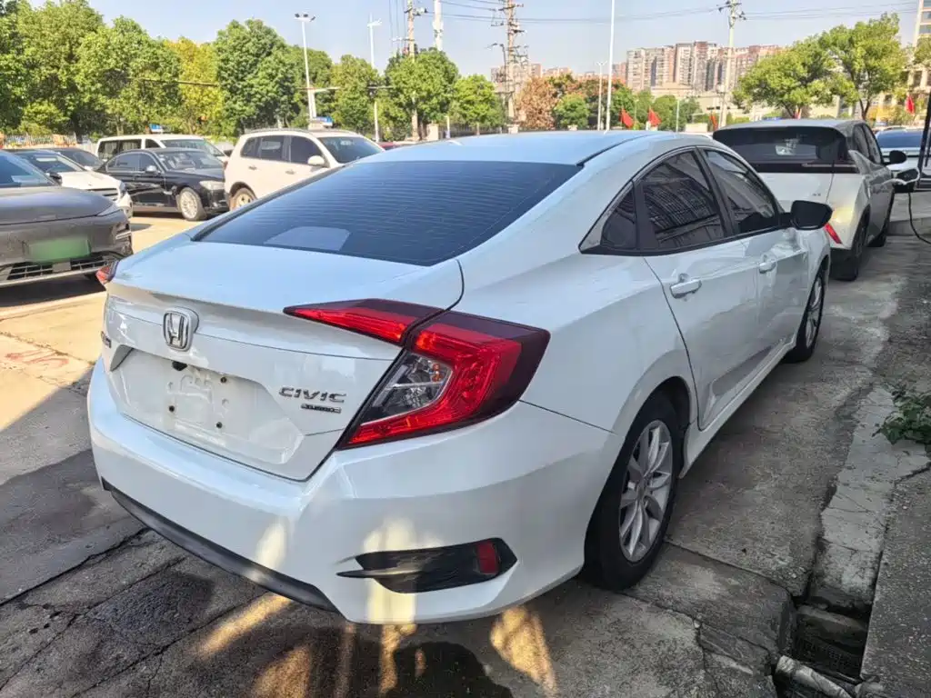 Honda Civic — миниатюра 7