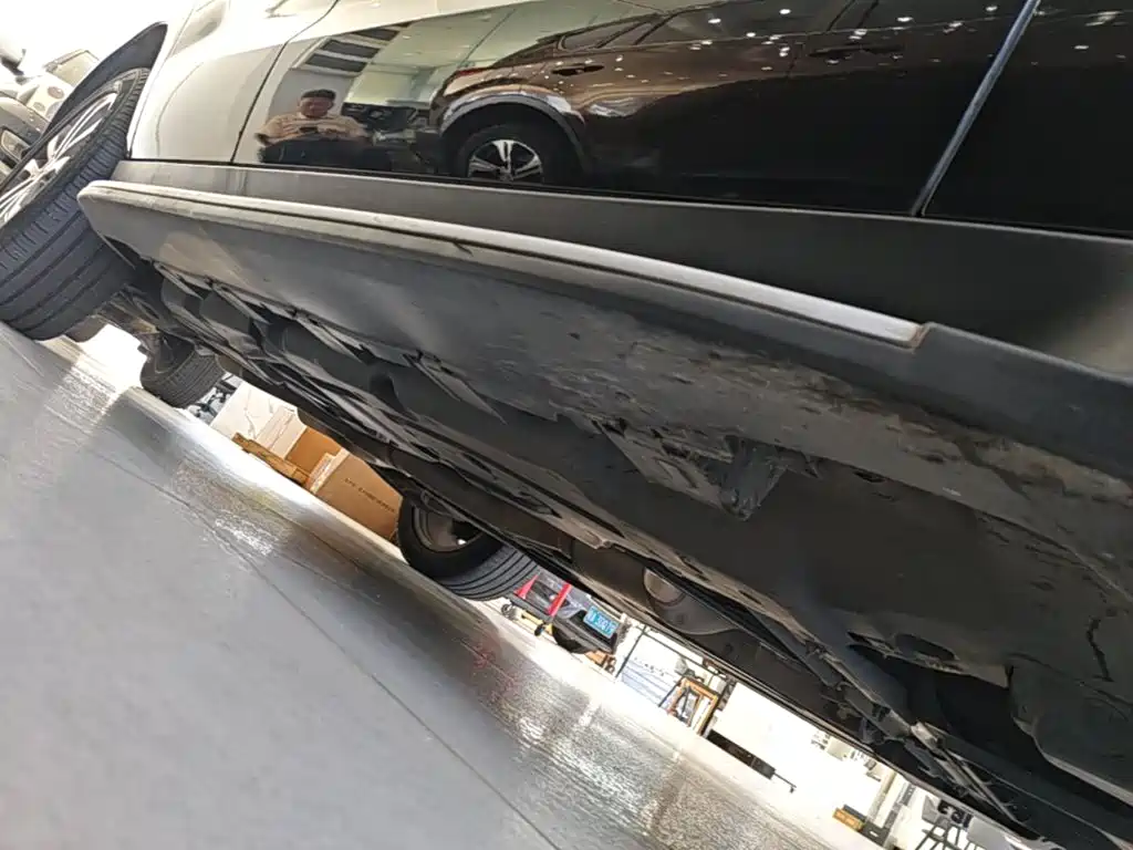 Mercedes-Benz GLE (Import) — миниатюра 21