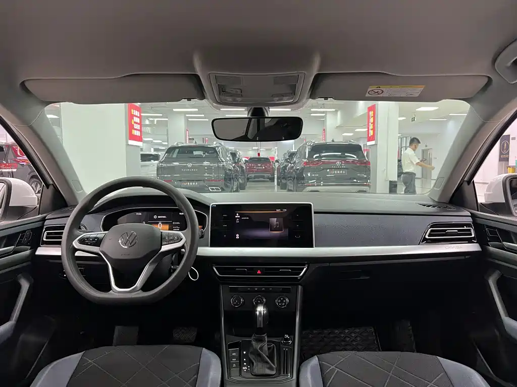 Volkswagen Lavida — миниатюра 5