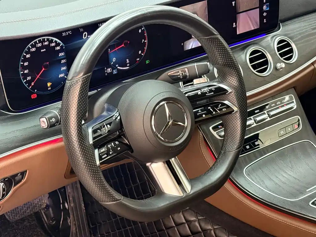 Mercedes-Benz E-Class — миниатюра 12