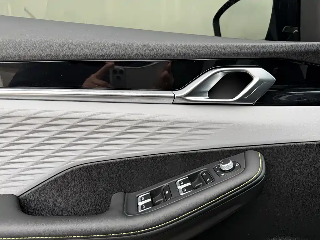 GEELY AUTOMOBILE BINYUE