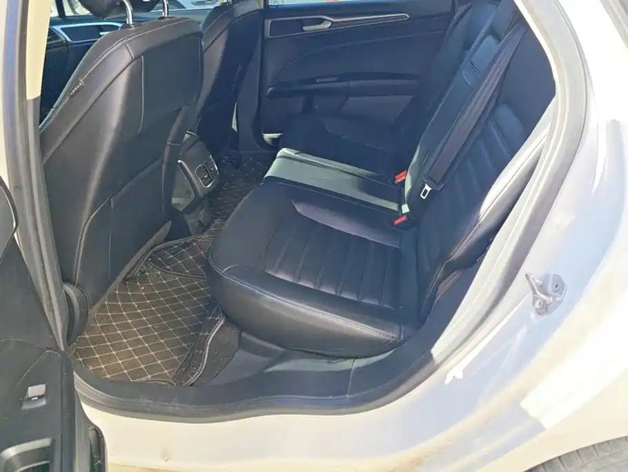 Ford Mondeo — миниатюра 11