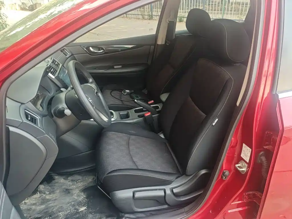 Nissan Tiida — миниатюра 15