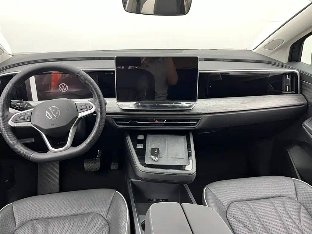 Volkswagen Viloran 2026 450TSI 6 мест