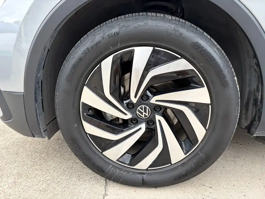 Volkswagen Tiguan L — миниатюра 19