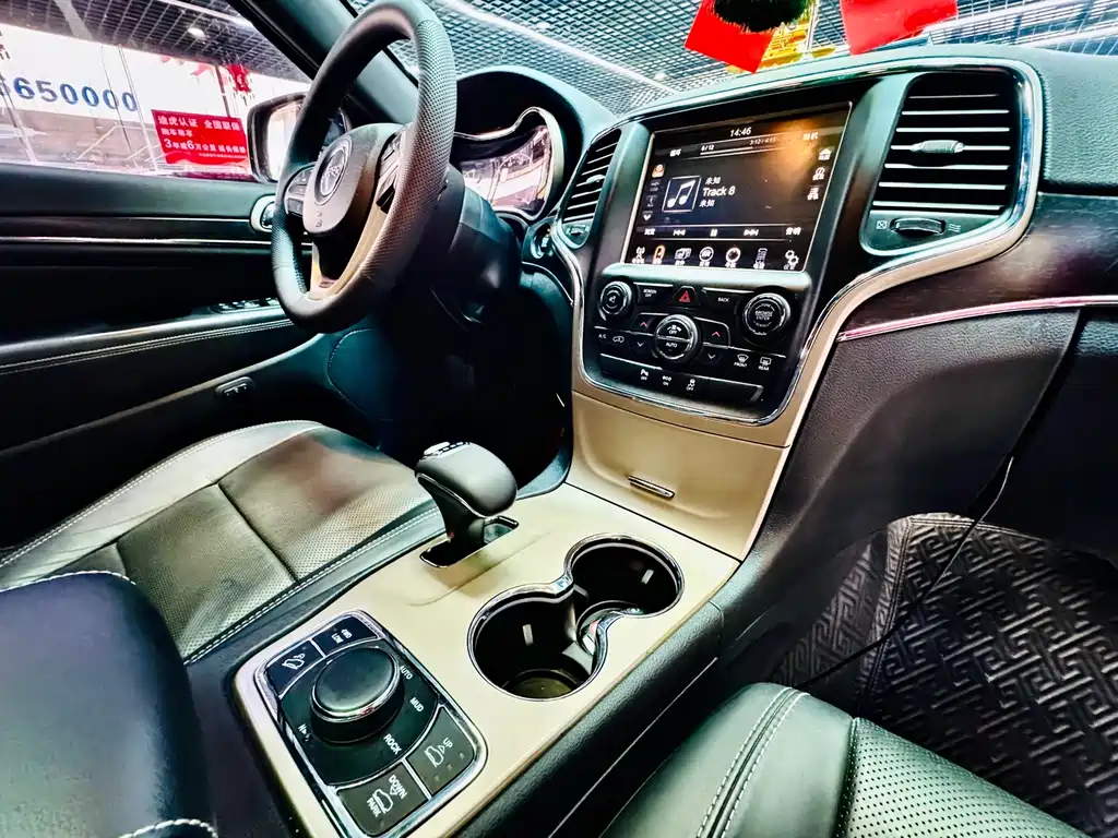 Jeep Grand Cherokee (Import) — миниатюра 13