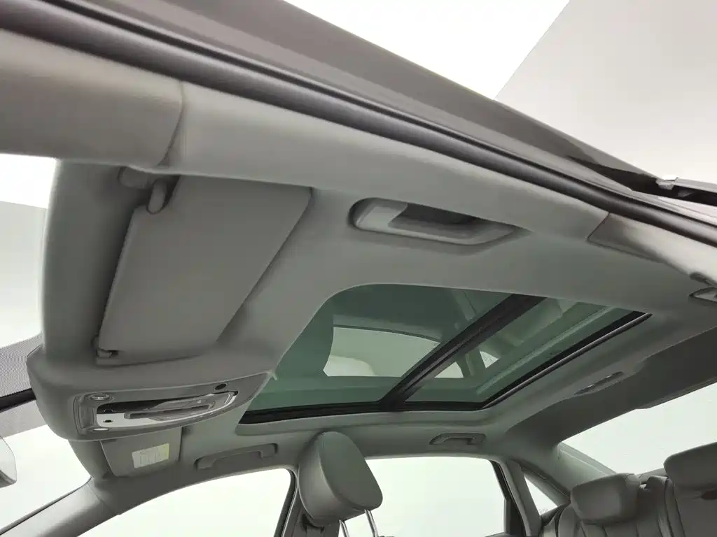 Audi A4L — миниатюра 14