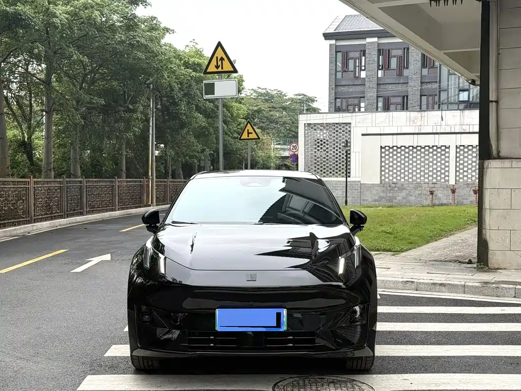 Lynk & Co Z20 2025