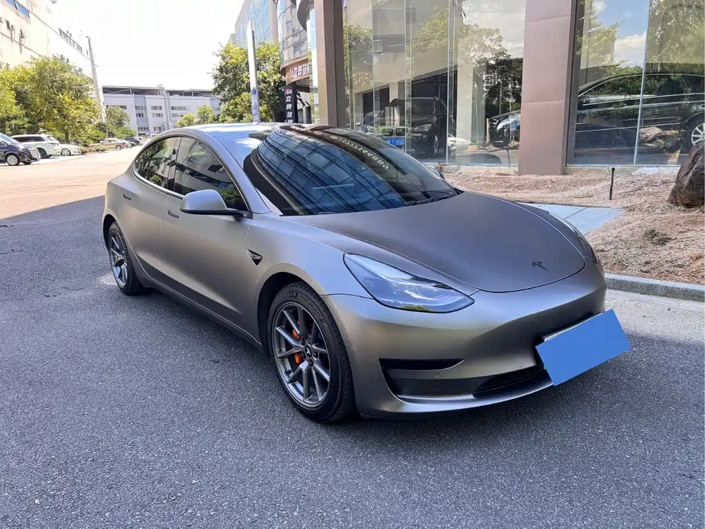 Tesla Model 3 — миниатюра 3