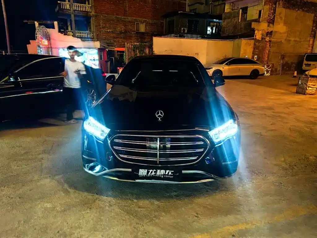Mercedes-Benz E-Class — миниатюра 2