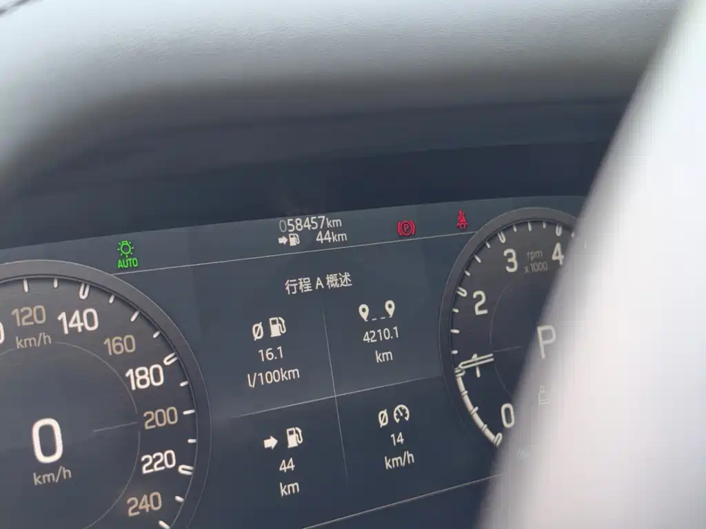 Land Rover Defender — миниатюра 6