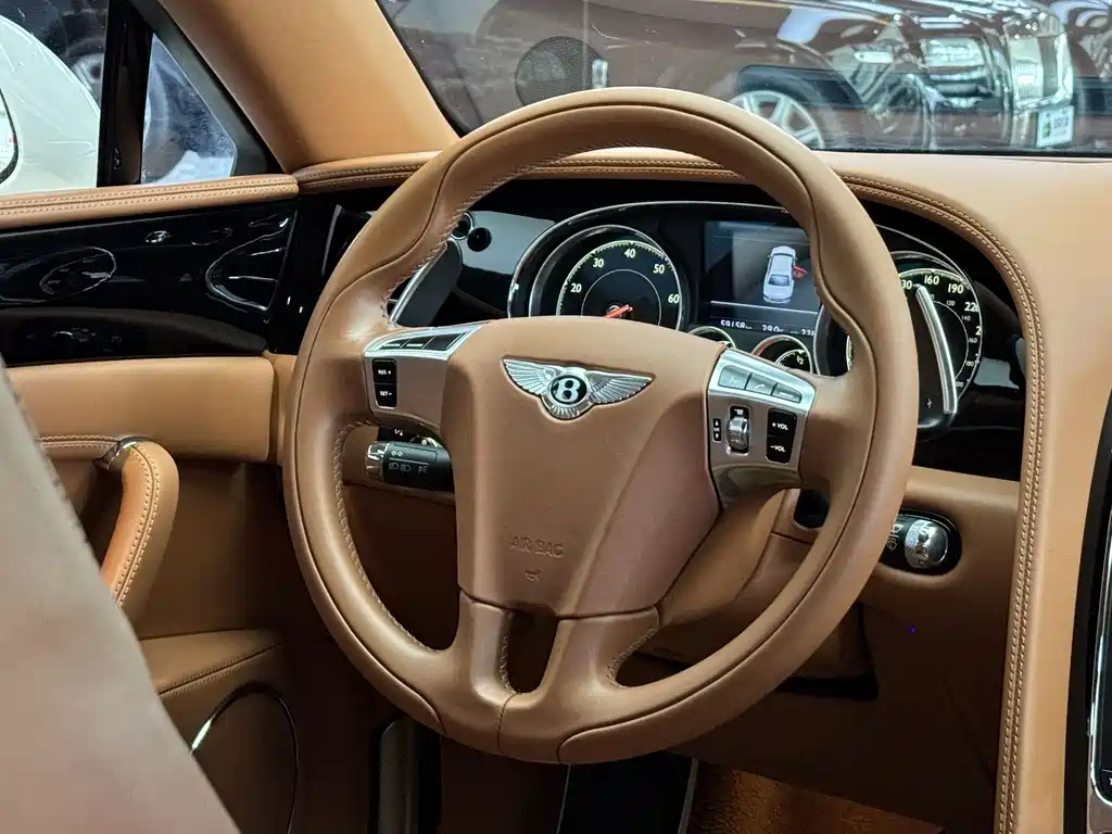 Bentley Flying Spur — миниатюра 9