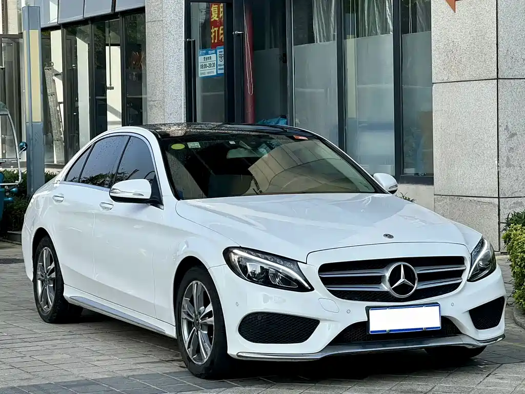 Mercedes-Benz C-Class — миниатюра 3