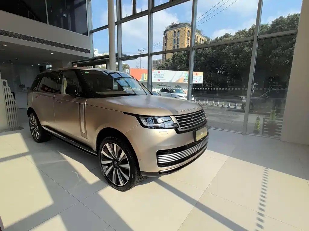 Land Rover Range Rover 2026 4.4 V8 SV мест